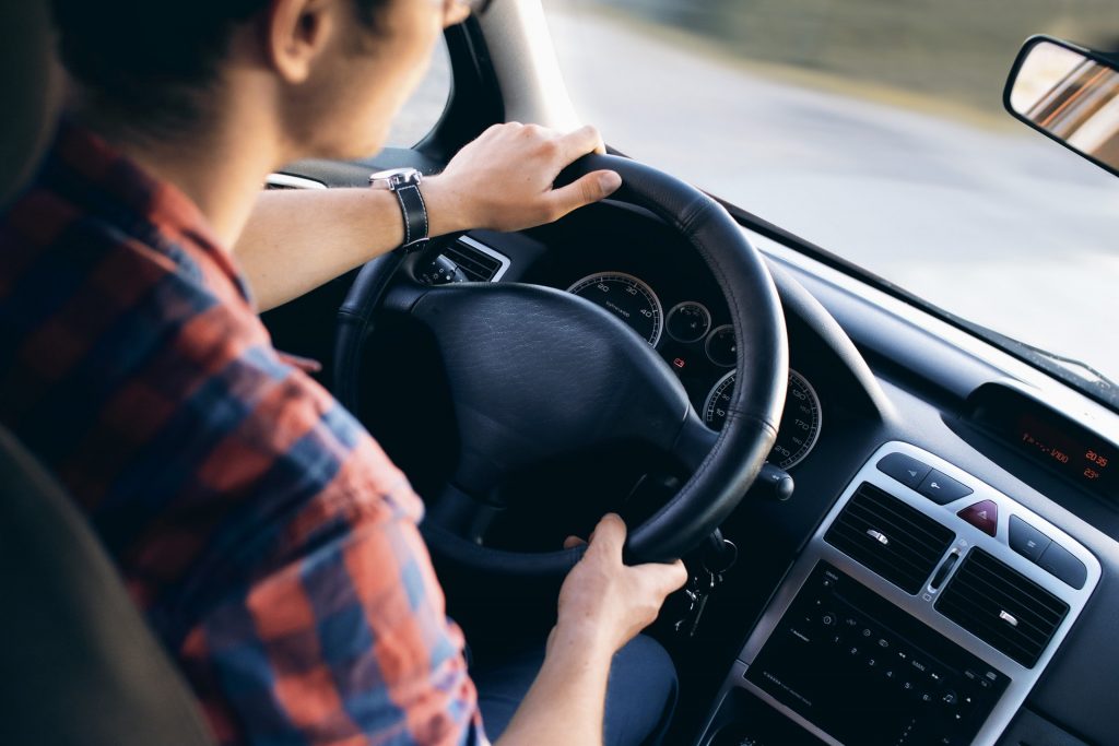 membeli mobil bekas
