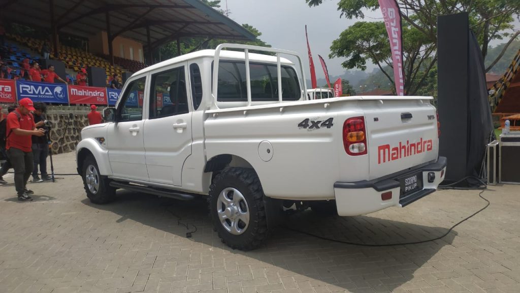 Mobil Mahindra Scorpio Pick Up (1)