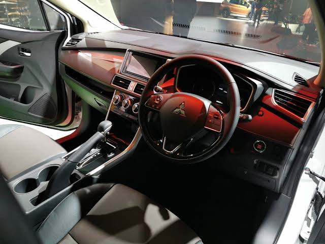 Interior Mitsubishi Xpander Cross