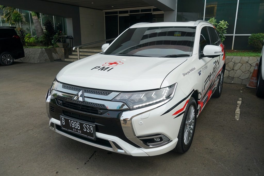 Mitsubishi Outlander PHEV Palang Merah Indonesia