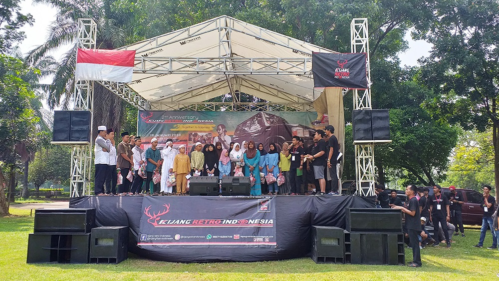 Pemberian santunan anak yatim KRI