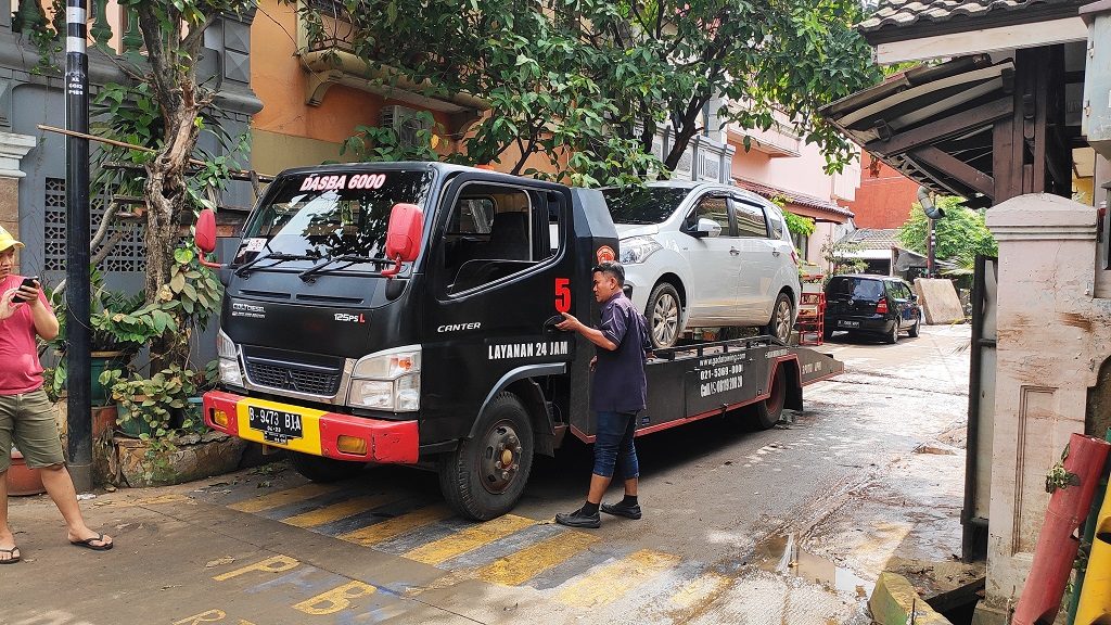 Layanan towing yang tersedia di Program Suzuki Peduli Banjir