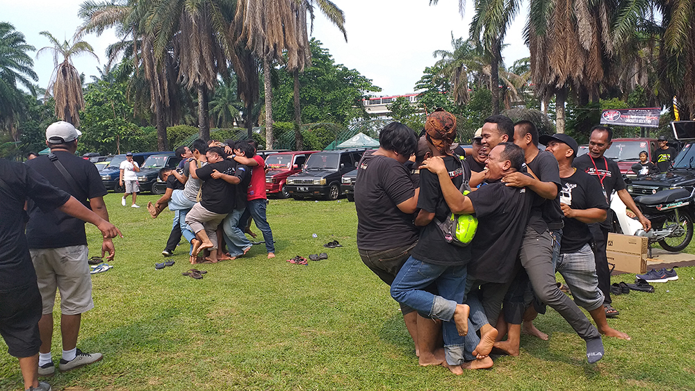 Games pada perayaan HUT Kijang Retro Indonesia