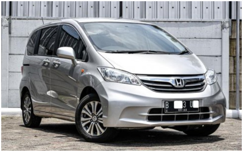 Honda Freed SD 2016, mobil keluarga murah