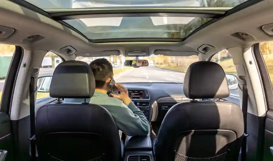 Apa yang akan Terjadi Jika Interior Plafon Mobil Tidak Dibersihkan Secara Rutin.webp