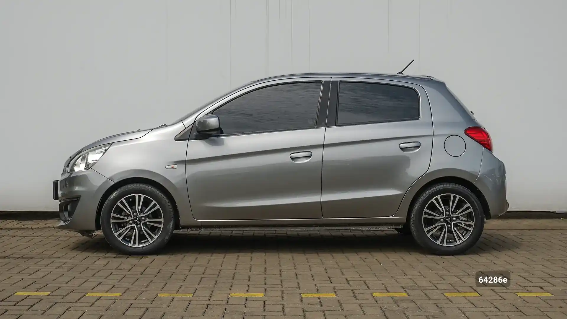 Bagaimana Eksterior Mobil Mirage