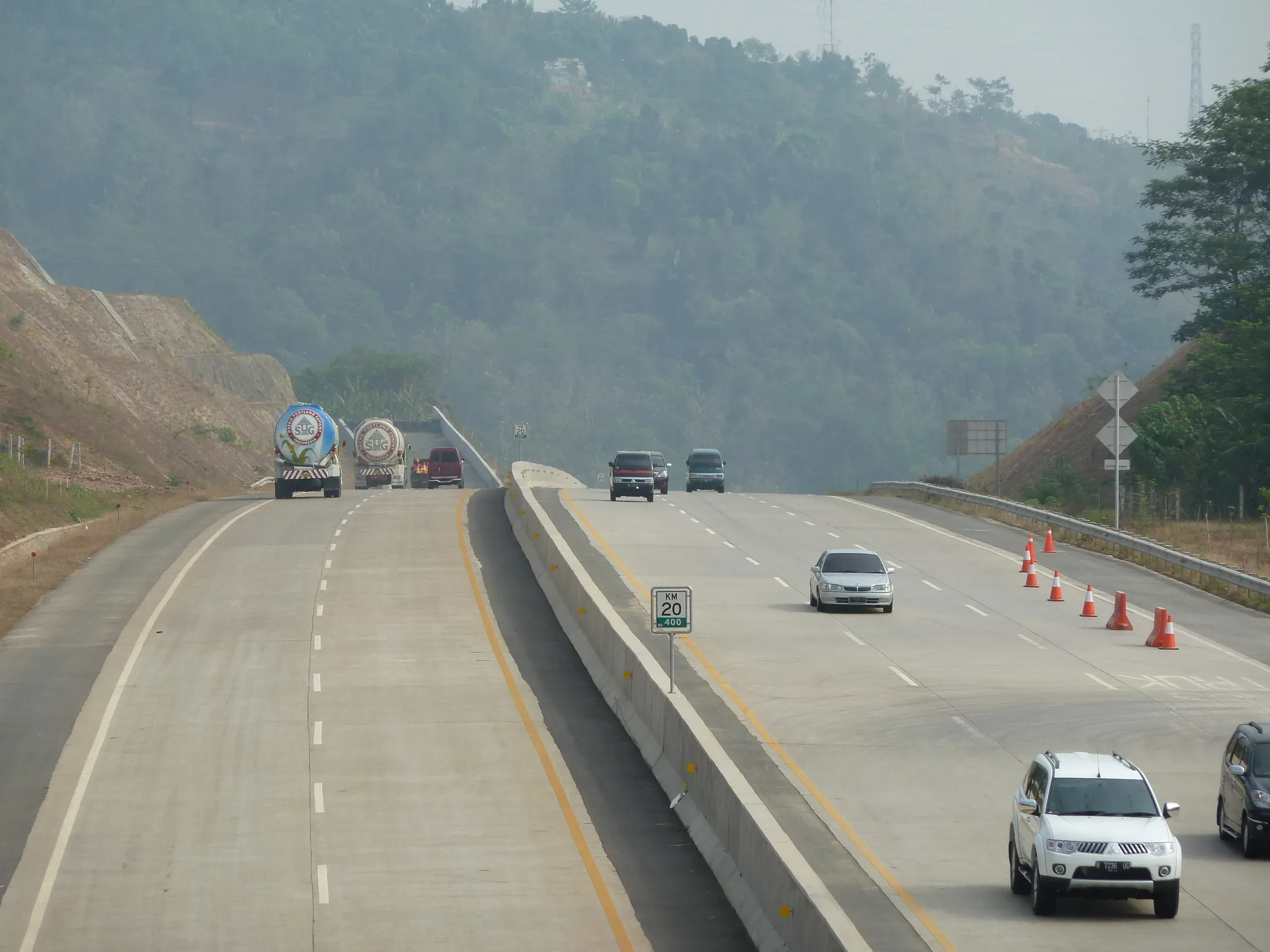 Jalan_Tol_Ungaran_-_panoramio.webp
