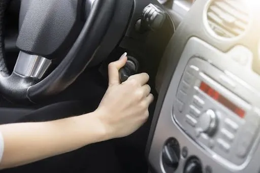 Menyalakan Mobil.webp