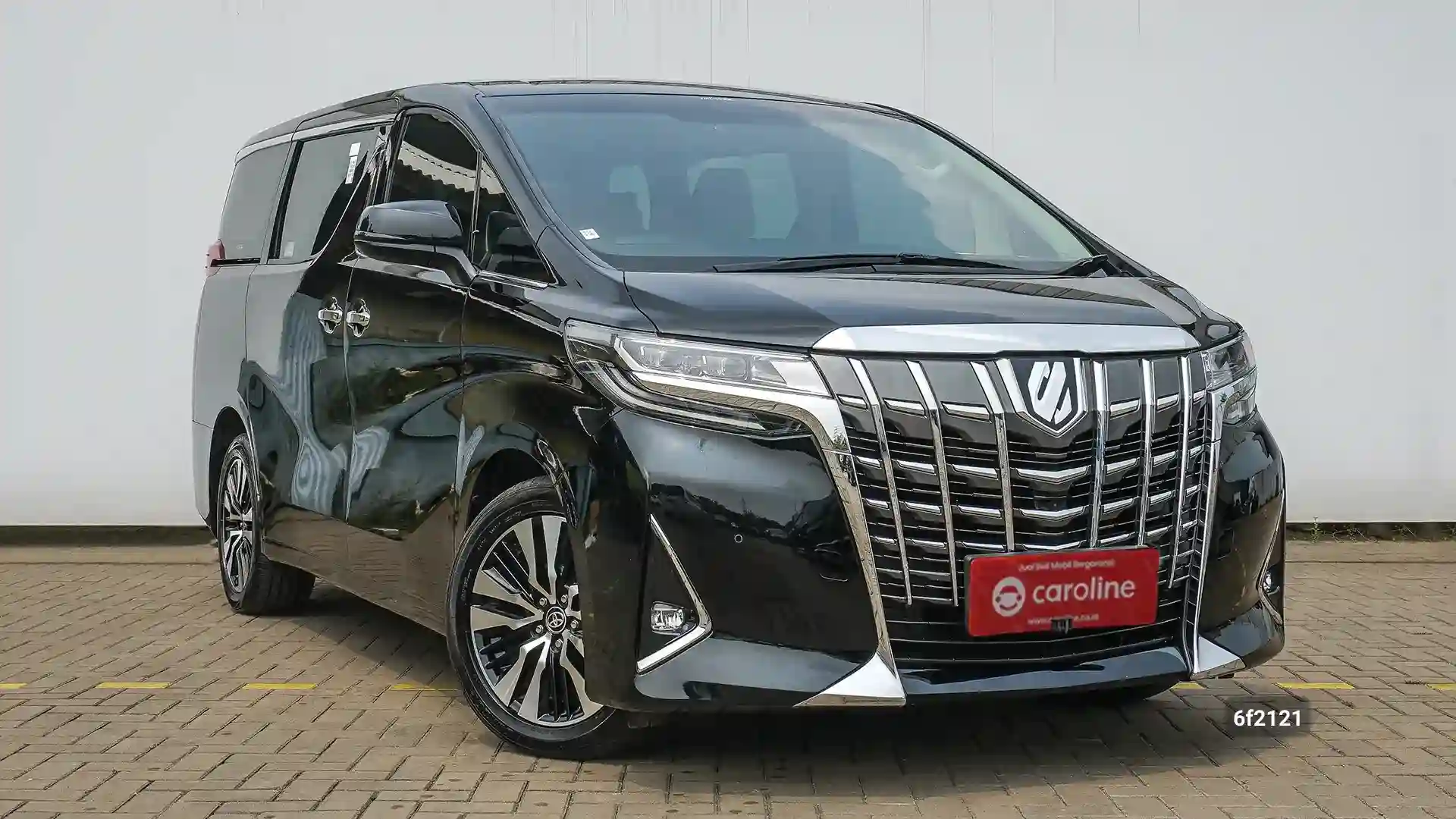 Toyota Alphard.webp