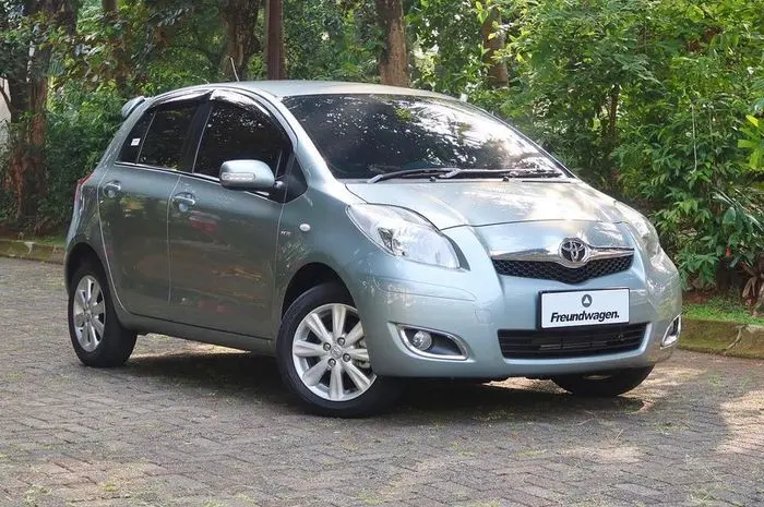 Toyota Yaris E MT 2011.webp