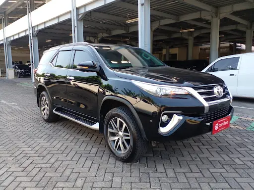 toyota fortuner (1).webp